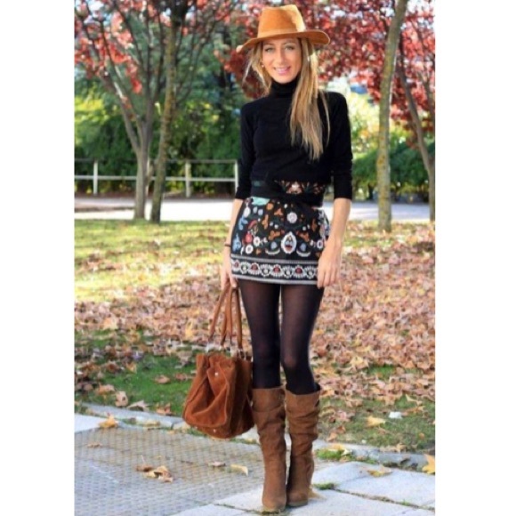 Lulus Dresses & Skirts - Trendy Embroidered Mini Skirt for all seasons